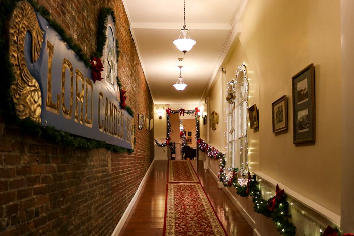 The Inside Of The Lord Camden Inn During The Holidays 