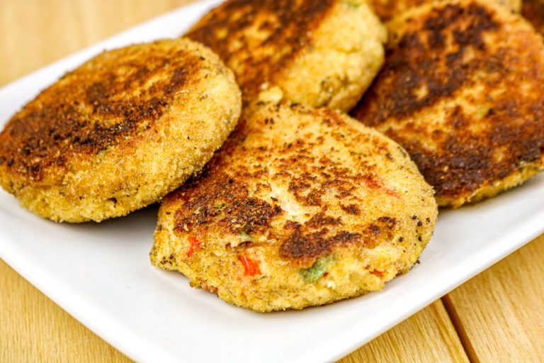 Easy Crab Cakes with Quick Tartar Sauce Recipe